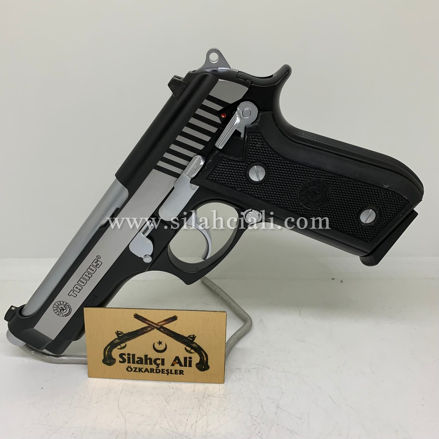 Taurus PT92